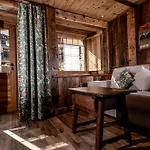 Du Grand Paradis - 1899 Boutique 3*