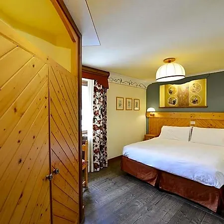 Du Grand Paradis - 1899 Boutique מלון 3*
