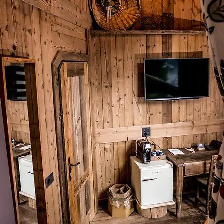 Du Grand Paradis - 1899 Boutique